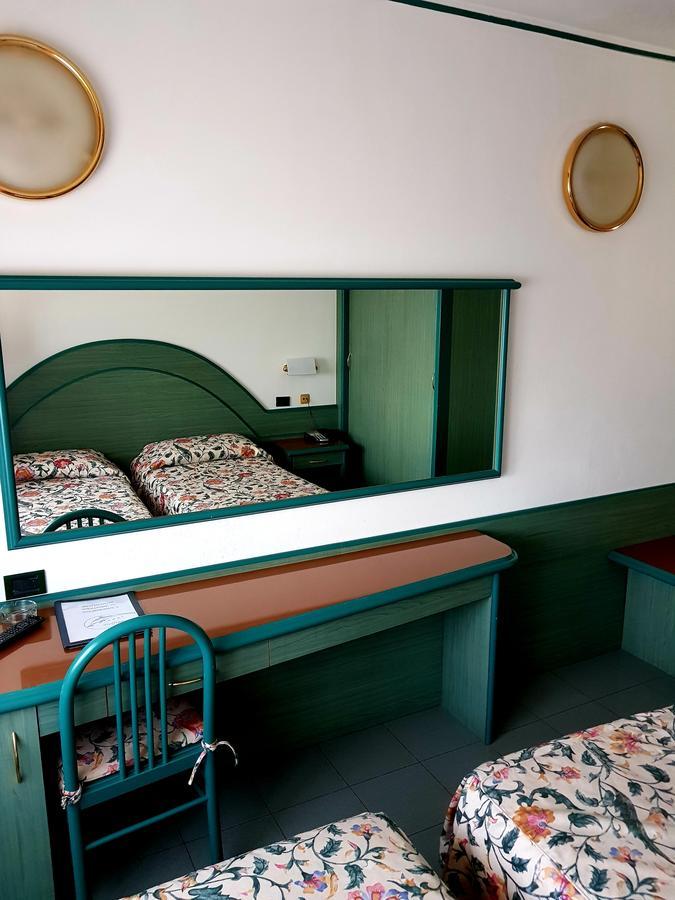 Albergo Ristorante Il Delfino Novara Dış mekan fotoğraf